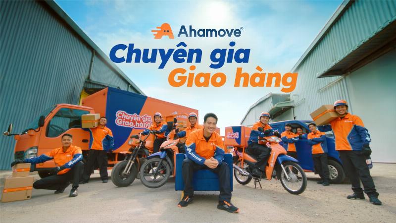 Nguoi van chuyen binh ga giao hang tan noi